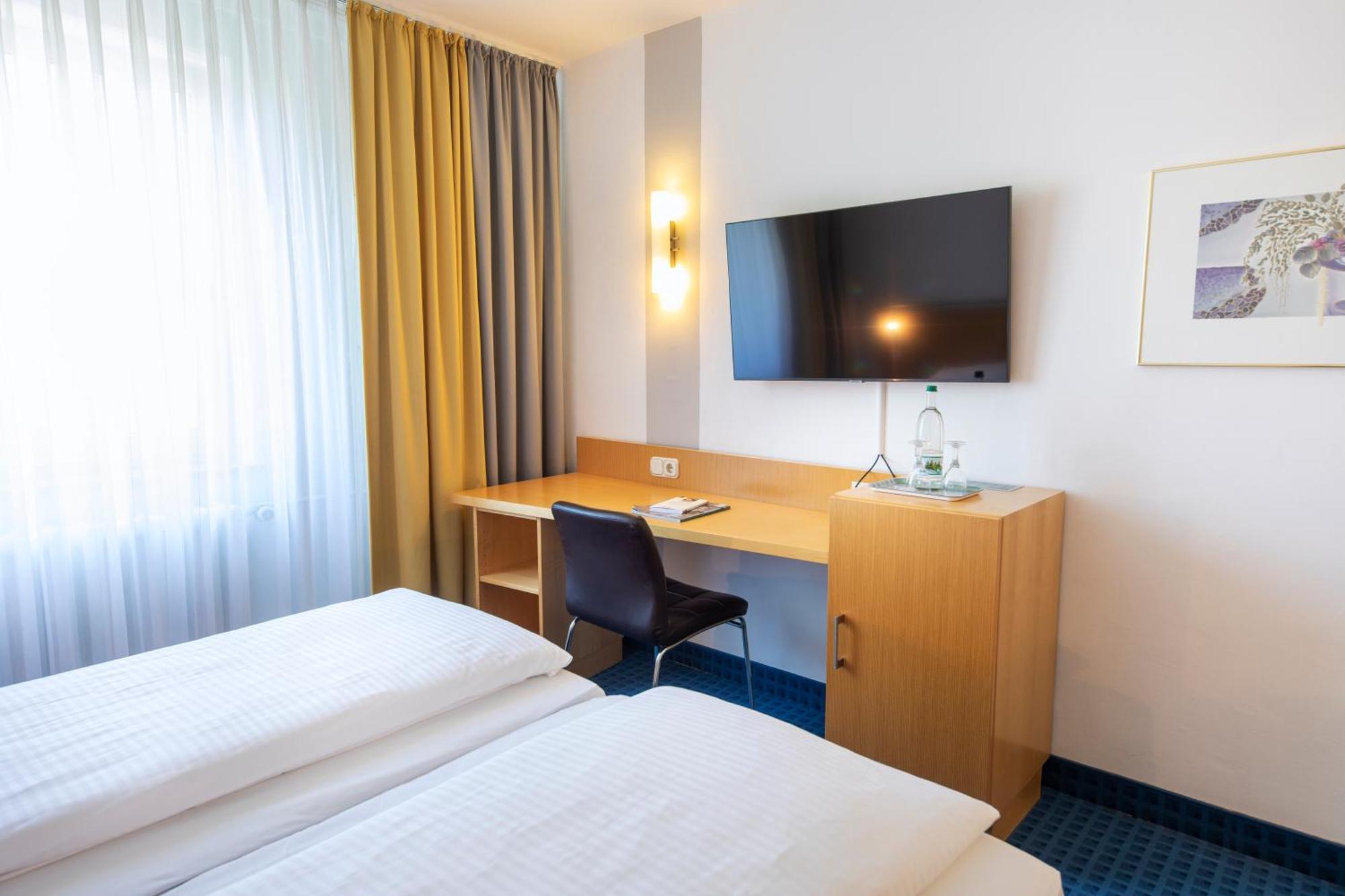 Achat Hotel Suhl Extérieur photo