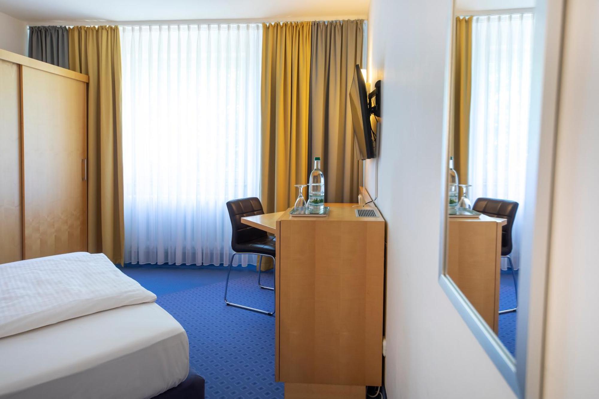 Achat Hotel Suhl Extérieur photo
