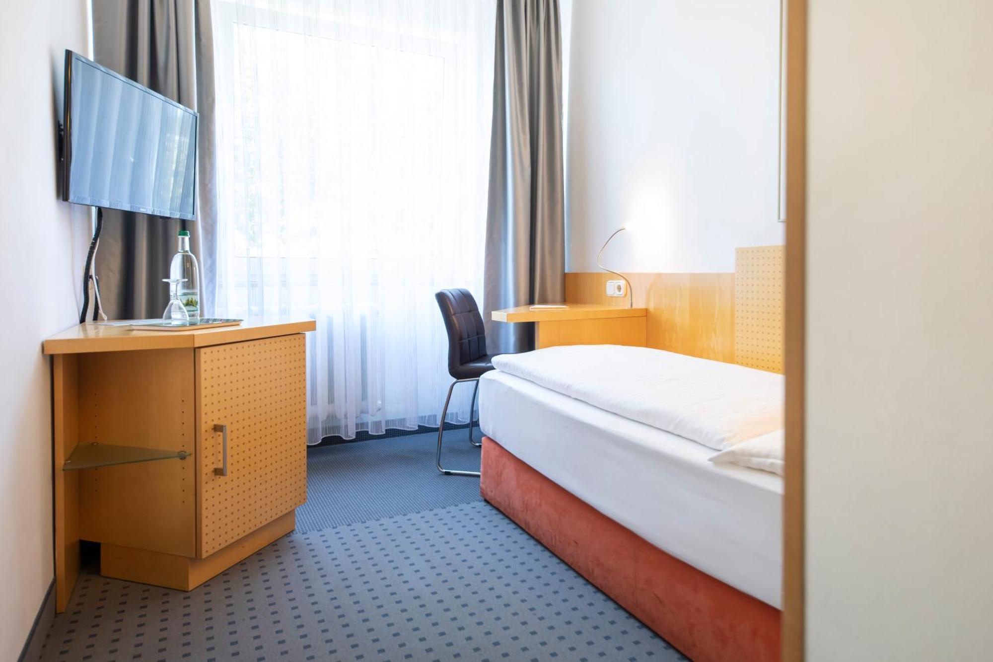 Achat Hotel Suhl Extérieur photo